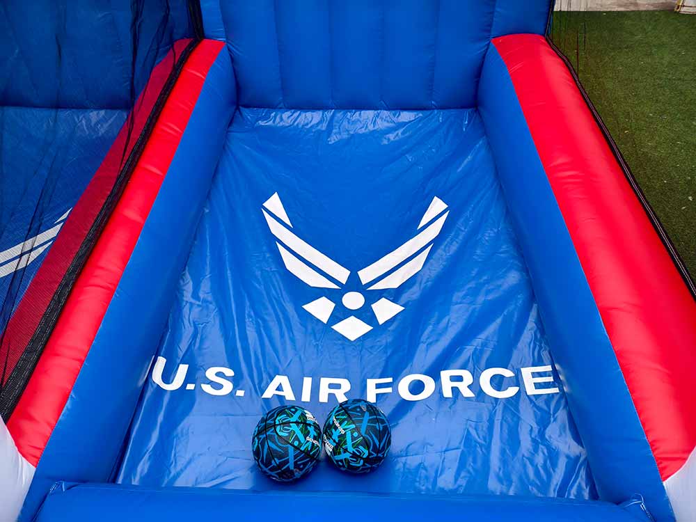 2 Player Inflatable Basketball Game - Image 4