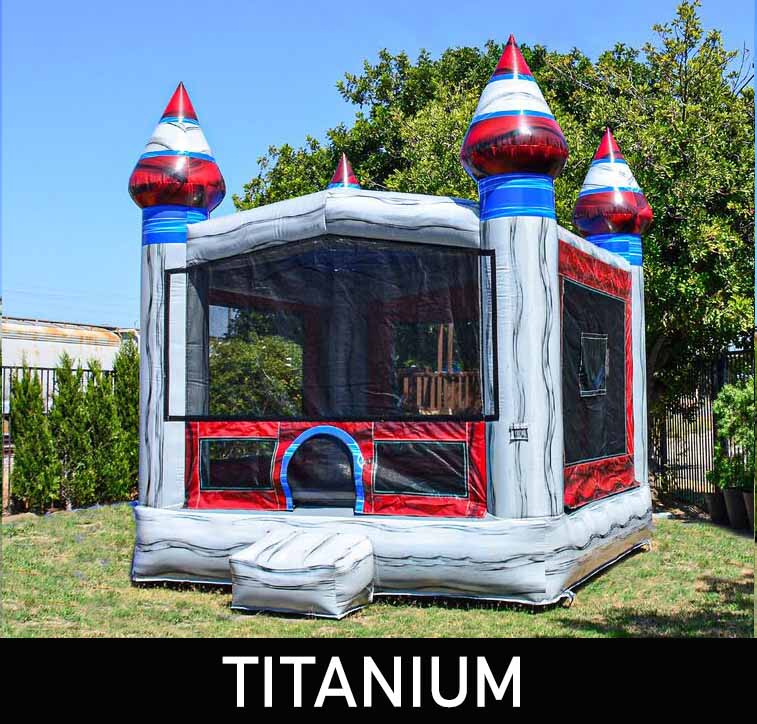 Vibrant Castle Bounce House With Changeable Banner - Image 4