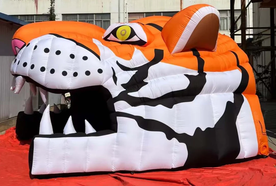 Inflatable Black Football Tunnel With Tiger Head Run Through - Image 7
