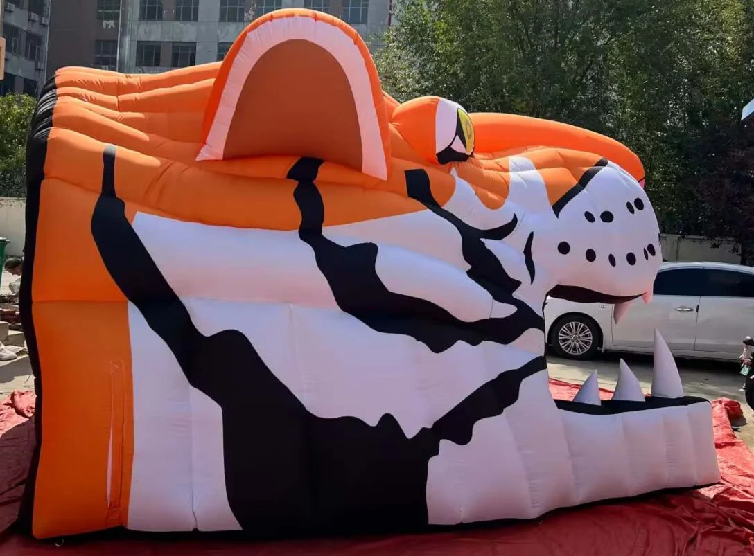 Inflatable Black Football Tunnel With Tiger Head Run Through - Image 8